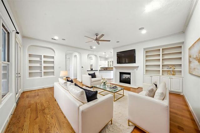 2714 Stuart Manor, Houston, TX 77082