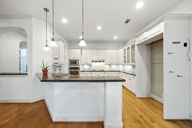 2714 Stuart Manor, Houston, TX 77082