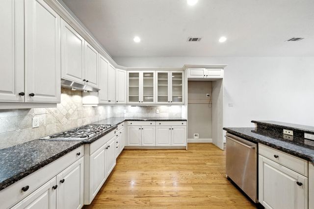 2714 Stuart Manor, Houston, TX 77082