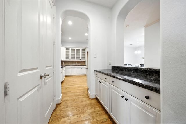 2714 Stuart Manor, Houston, TX 77082