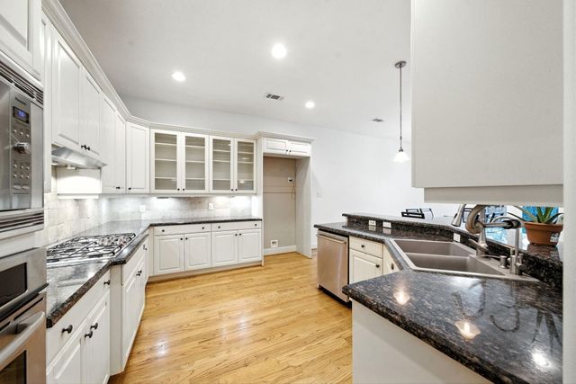 2714 Stuart Manor, Houston, TX 77082