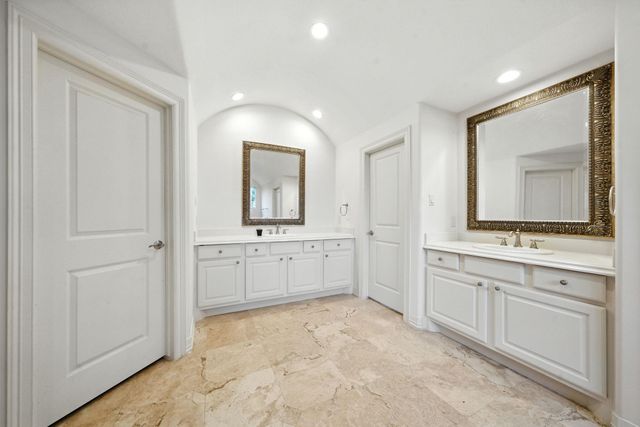 2714 Stuart Manor, Houston, TX 77082