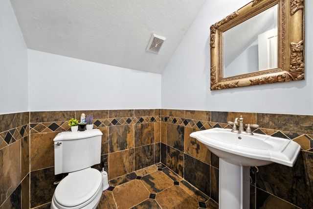 2714 Stuart Manor, Houston, TX 77082