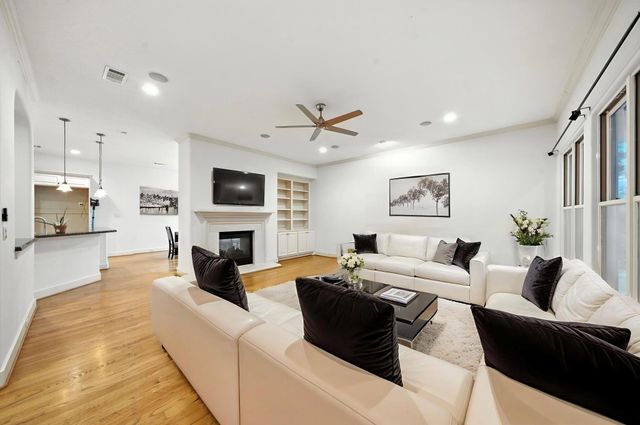 2714 Stuart Manor, Houston, TX 77082