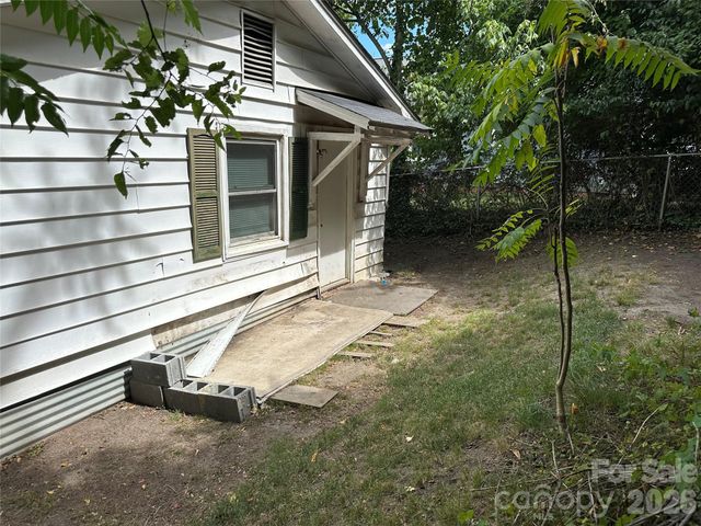 705 N Logan Street, Gastonia, NC 28052