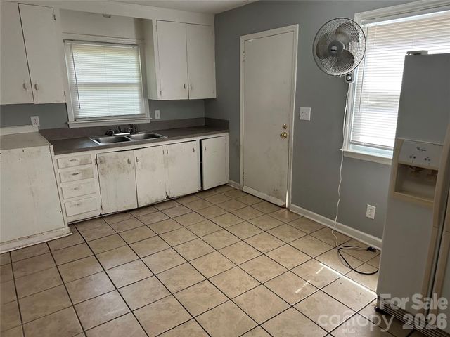 705 N Logan Street, Gastonia, NC 28052