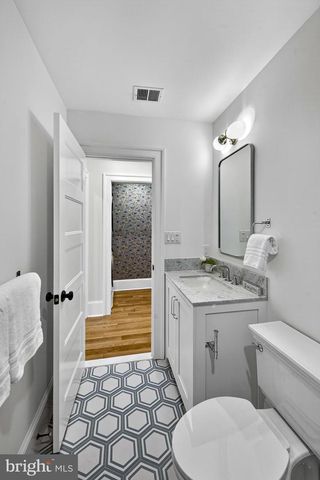 647 E ST NE, Washington, DC 20002