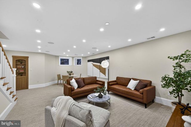 647 E ST NE, Washington, DC 20002