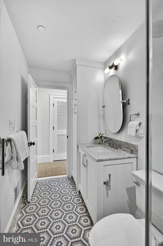 647 E ST NE, Washington, DC 20002