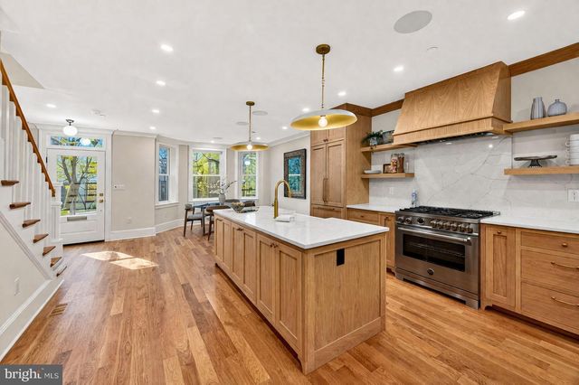 647 E ST NE, Washington, DC 20002