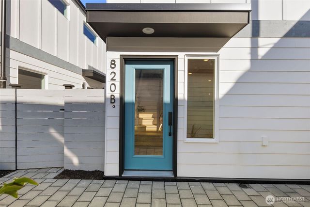 820 B S Sullivan Street, Seattle, WA 98108