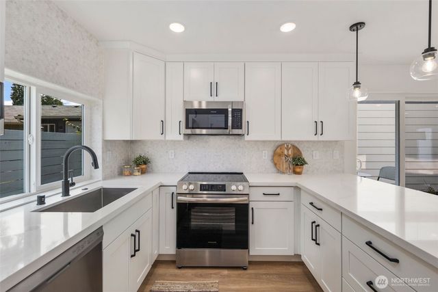 820 B S Sullivan Street, Seattle, WA 98108