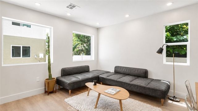 3038 Casitas Avenue, Los Angeles, CA 90039