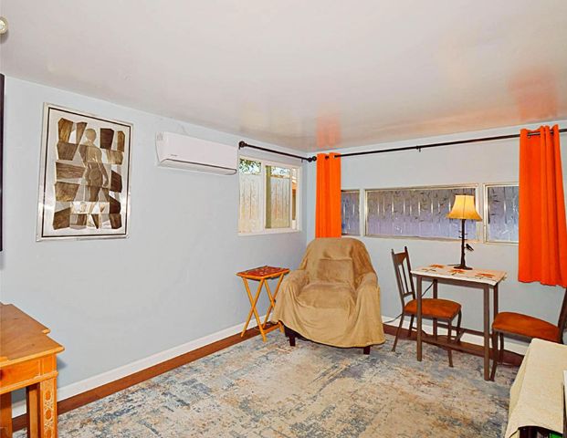 98 Escanaba Street, Palm Springs, CA 92264