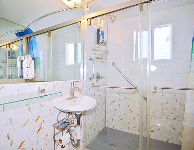 98 Escanaba Street, Palm Springs, CA 92264