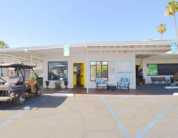 98 Escanaba Street, Palm Springs, CA 92264