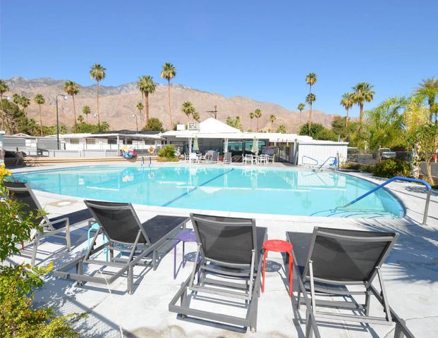 98 Escanaba Street, Palm Springs, CA 92264