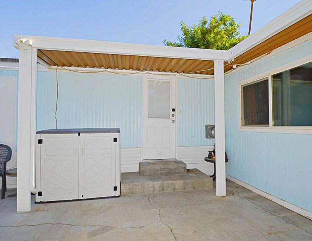 98 Escanaba Street, Palm Springs, CA 92264
