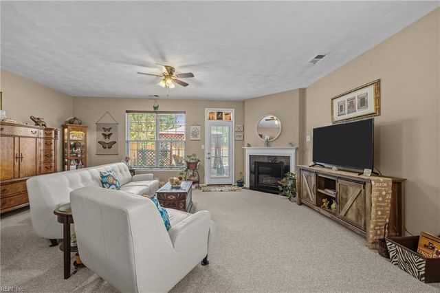 14 Rutland DR, Hampton, VA 23666