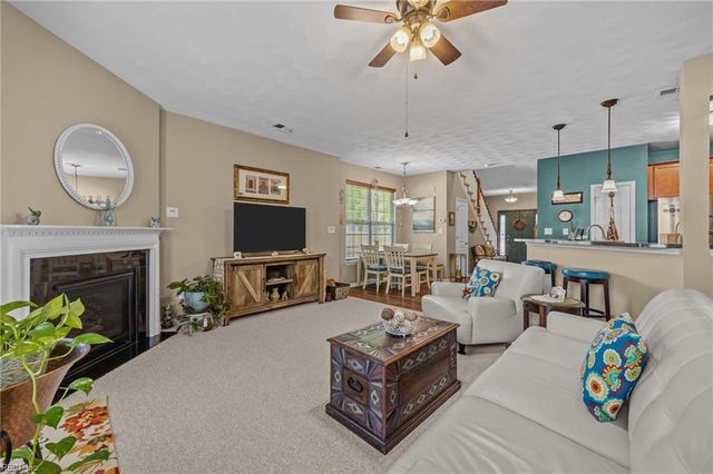 14 Rutland DR, Hampton, VA 23666
