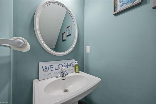 14 Rutland DR, Hampton, VA 23666