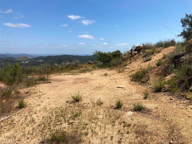 2 Daneri Lane, Temecula, CA 92590