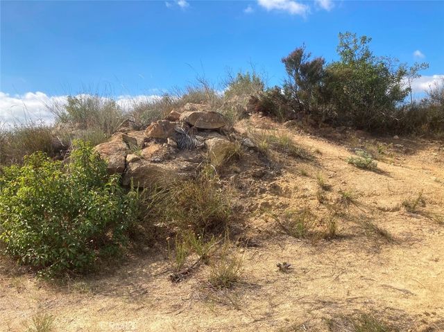 2 Daneri Lane, Temecula, CA 92590