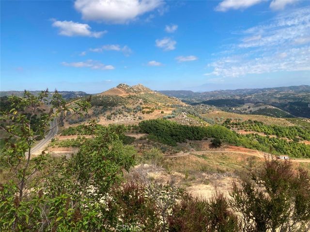 2 Daneri Lane, Temecula, CA 92590