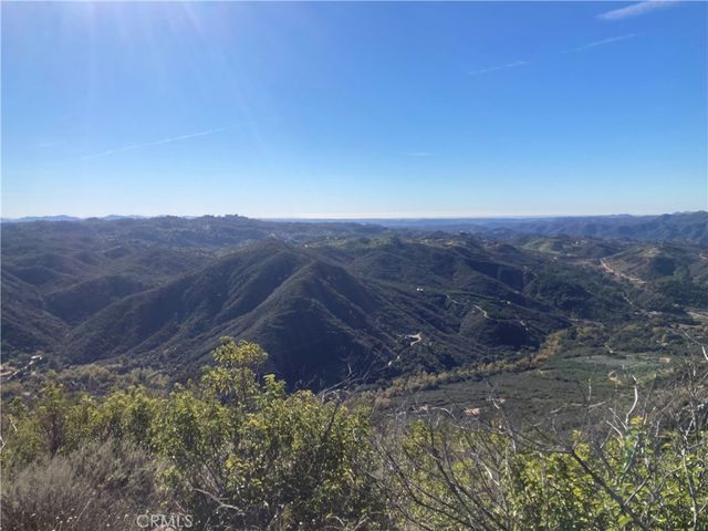 2 Daneri Lane, Temecula, CA 92590