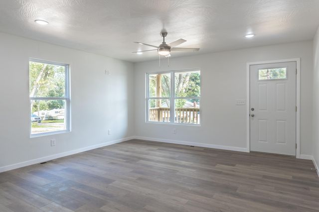 614 W Stanley Street, Buffalo, MO 65622