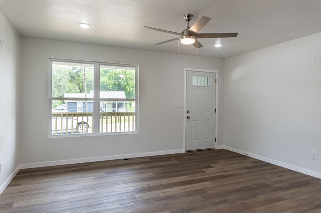 614 W Stanley Street, Buffalo, MO 65622