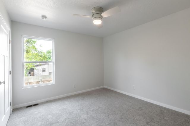 614 W Stanley Street, Buffalo, MO 65622