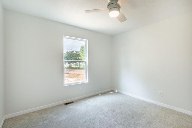 614 W Stanley Street, Buffalo, MO 65622