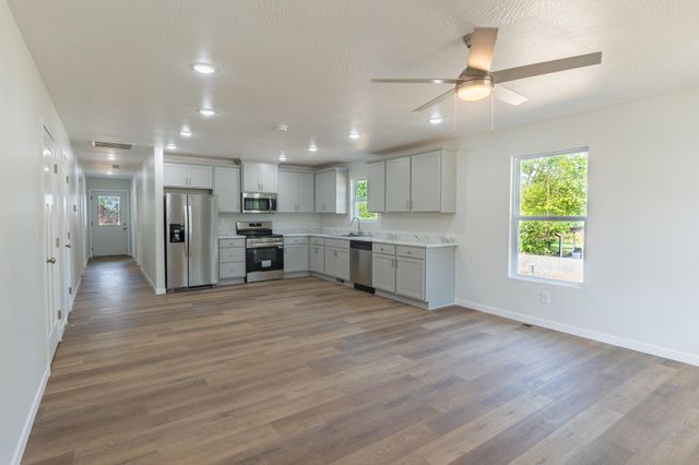 614 W Stanley Street, Buffalo, MO 65622