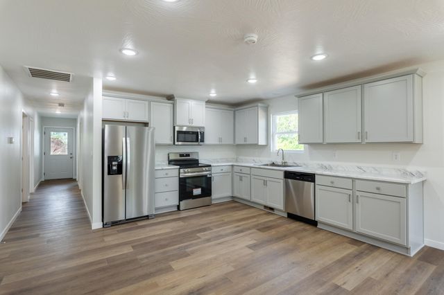 614 W Stanley Street, Buffalo, MO 65622