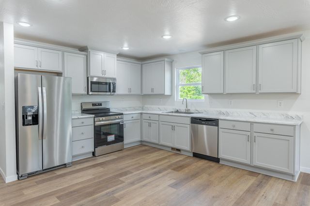 614 W Stanley Street, Buffalo, MO 65622