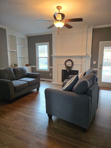 802 Steeplechase Dr, Brentwood, TN 37027