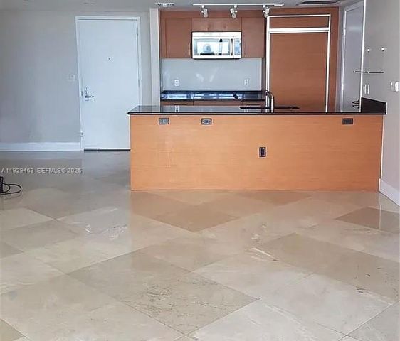 50 Biscayne Blvd 5008, Miami, FL 33132