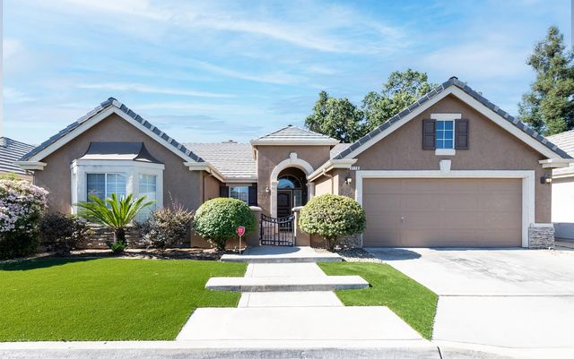 2110 W Rue St Michel, Fresno, CA 93711