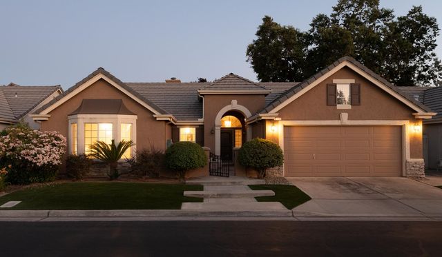 2110 W Rue St Michel, Fresno, CA 93711