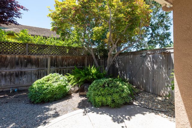 2110 W Rue St Michel, Fresno, CA 93711