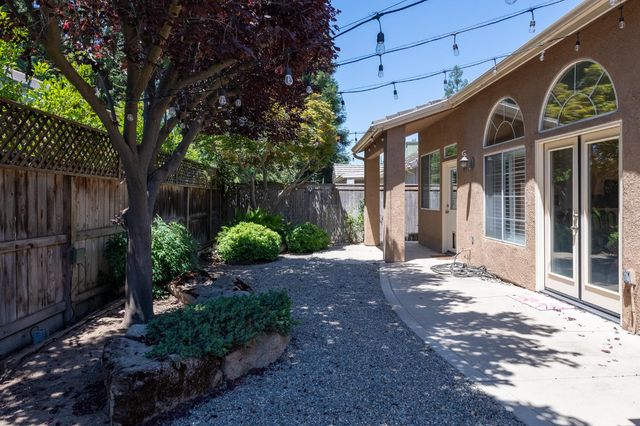 2110 W Rue St Michel, Fresno, CA 93711