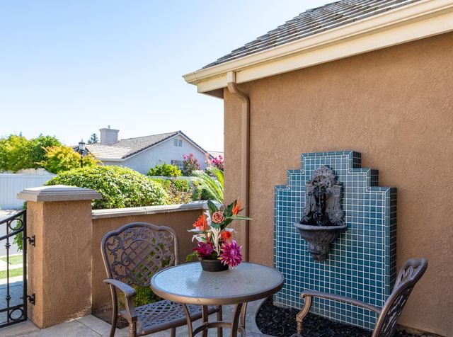 2110 W Rue St Michel, Fresno, CA 93711