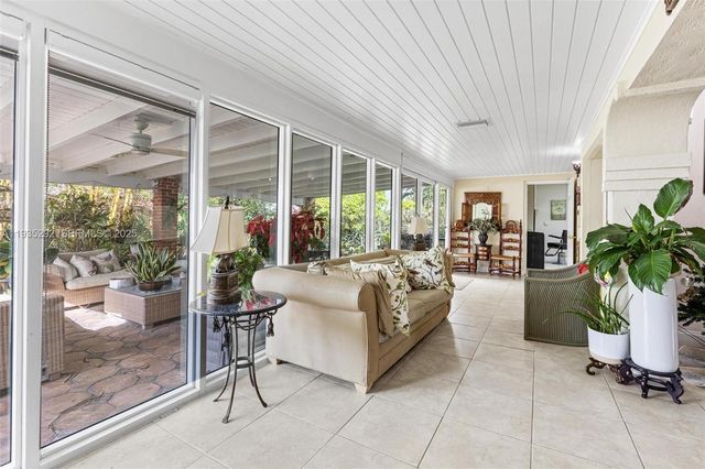 1172 SW 102nd Ct, Miami, FL 33174