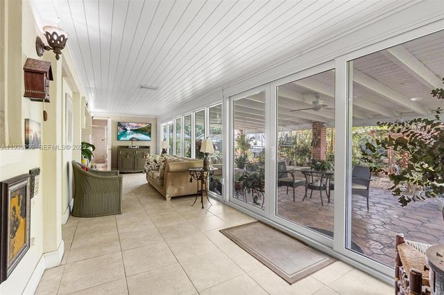 1172 SW 102nd Ct, Miami, FL 33174