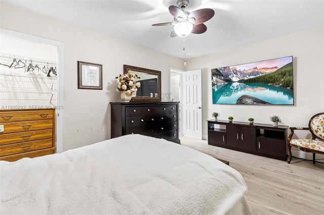 1172 SW 102nd Ct, Miami, FL 33174