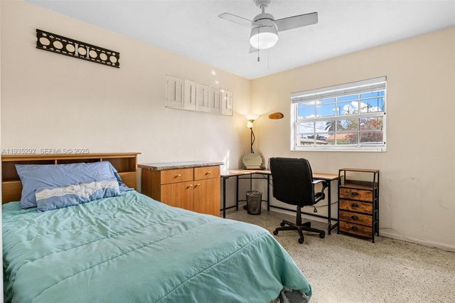 1172 SW 102nd Ct, Miami, FL 33174