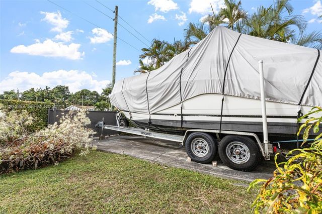 1172 SW 102nd Ct, Miami, FL 33174