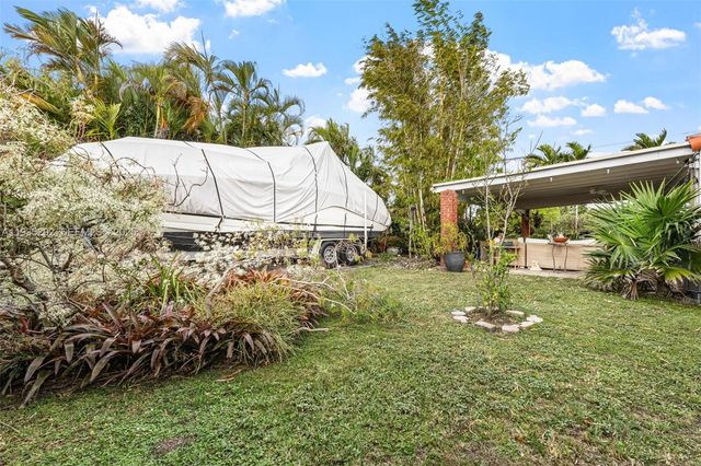 1172 SW 102nd Ct, Miami, FL 33174