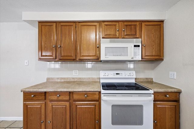 3915 W STATE STREET, Tampa, FL 33609